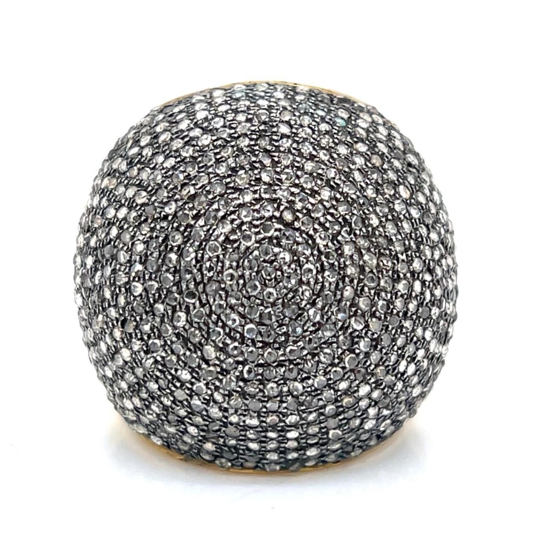 Diamond Ring in 18K Yellow Gold with Silver Top and Rose Cut Stones: Diamond Ring in 18K Yellow Gold with Silver Top and Rose Cut Stones This ring features an 18K yellow gold band with a silver top, set with approximately 5.00 carats of rose-cut diamonds. The ring weig
