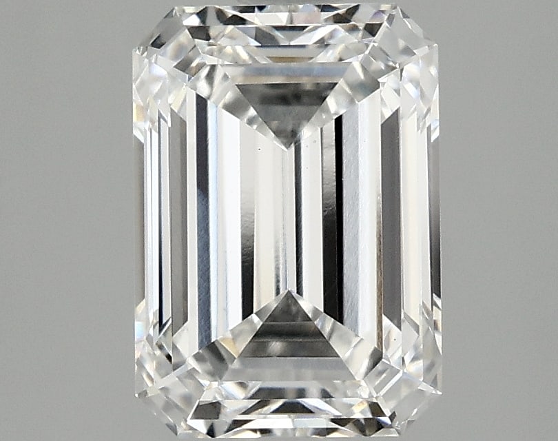 Loose Diamond - EMERALD 2.57ct E VVS2: Loose Diamond - EMERALD 2.57ct E VVS2 Source: This is a real non-mined Diamond that has been grown in a lab Shape: EMERALD Carats: 2.57 Color: E Clarity: VVS2 Certification: IGI Condition: Pre-Owned