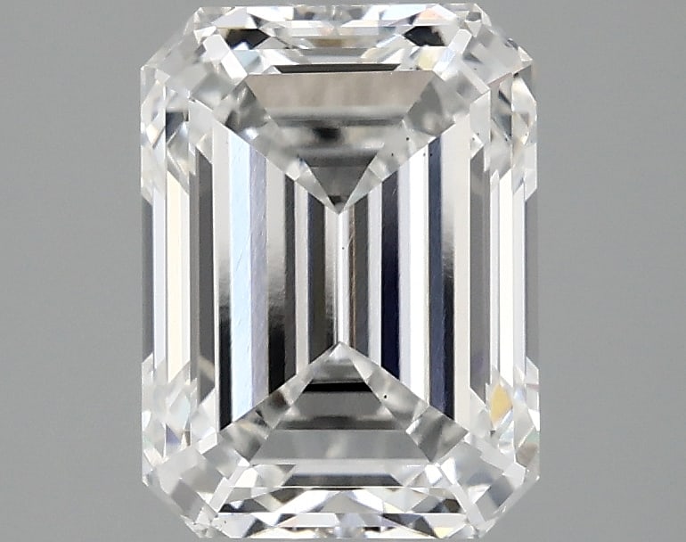 Loose Diamond - EMERALD 2.47ct E VS2: Loose Diamond - EMERALD 2.47ct E VS2 Source: This is a real non-mined Diamond that has been grown in a lab Shape: EMERALD Carats: 2.47 Color: E Clarity: VS2 Certification: IGI Condition: Pre-Owned