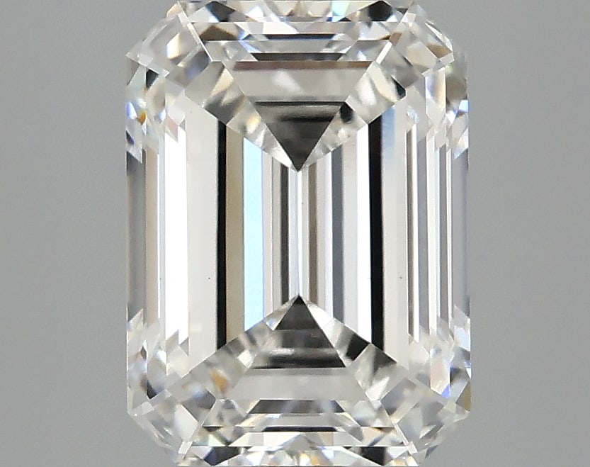 Loose Diamond - EMERALD 3.1ct E VS1: Loose Diamond - EMERALD 3.1ct E VS1 Source: This is a real non-mined Diamond that has been grown in a lab Shape: EMERALD Carats: 3.1 Color: E Clarity: VS1 Certification: IGI Condition: Pre-Owned PLEAS