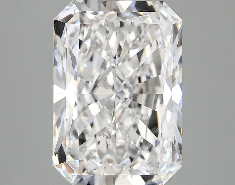 Loose Diamond - RADIANT 3.06ct D VS1: Loose Diamond - RADIANT 3.06ct D VS1 Source: This is a real non-mined Diamond that has been grown in a lab Shape: RADIANT Carats: 3.06 Color: D Clarity: VS1 Certification: IGI Condition: Pre-Owned