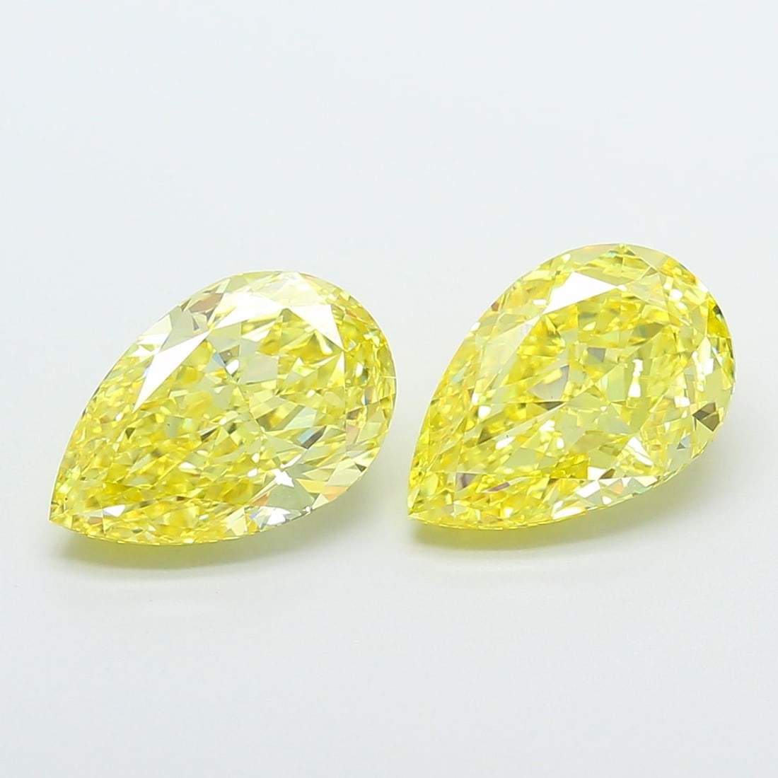 Loose Diamond - PEAR 4.03ct Fancy Intense Yellow VS1: Loose Diamond - PEAR 4.03ct Fancy Intense Yellow VS1 Source: This is a real non-mined Diamond that has been grown in a lab Shape: PEAR Carats: 4.03 Color: Fancy Intense Yellow Certification: IGI Video