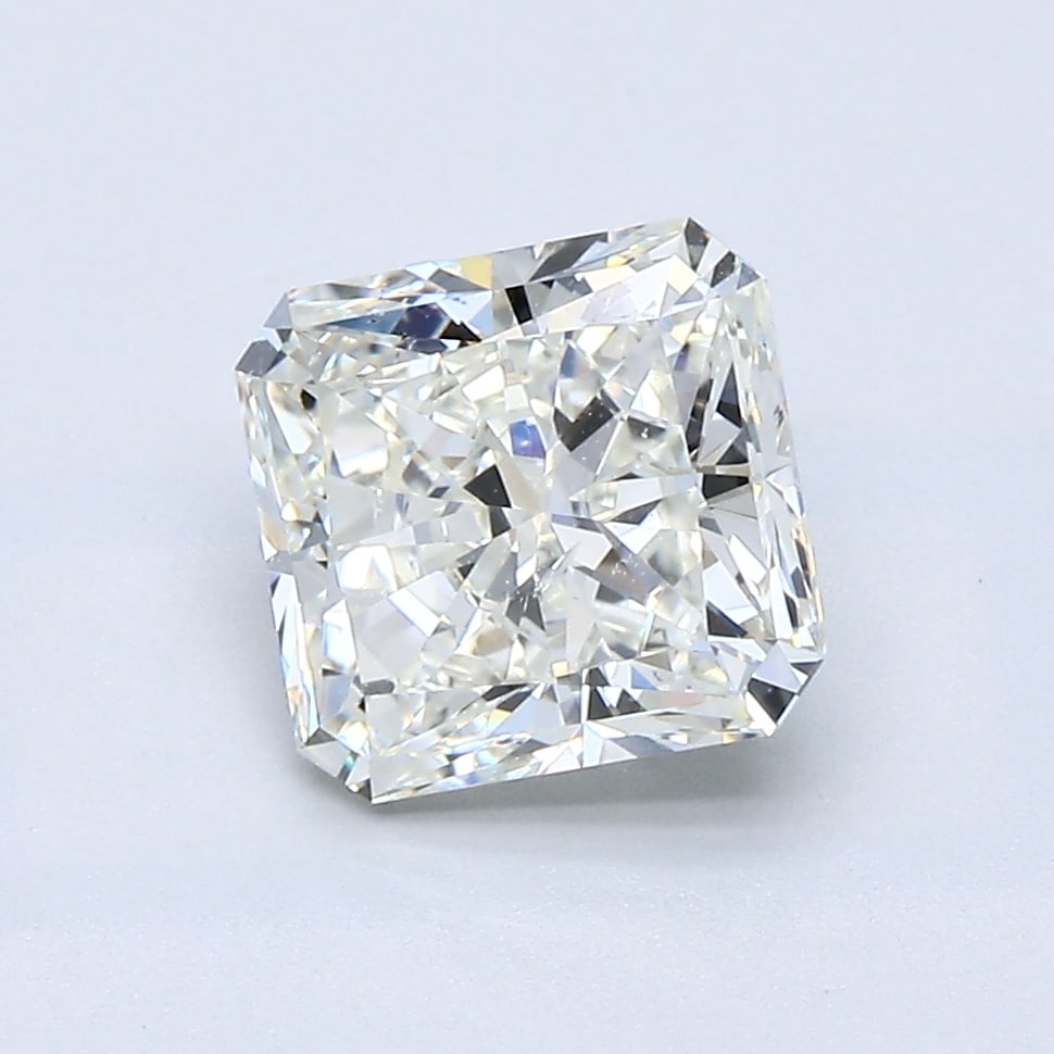 Loose Diamond - RADIANT 2ct J SI2: Loose Diamond - RADIANT 2ct J SI2 Source: Natural Mined Diamond Shape: RADIANT Carats: 2 Color: J Clarity: SI2 Certification: GIA Condition: Pre-Owned PLEASE NOTE: Framed, Large, or heavy items do not