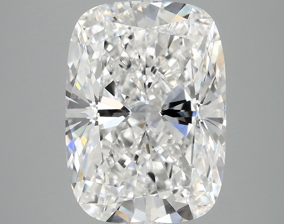 Loose Diamond - CUSHION 5.67ct E VVS2: Loose Diamond - CUSHION 5.67ct E VVS2 Source: This is a real non-mined Diamond that has been grown in a lab Shape: CUSHION Carats: 5.67 Color: E Clarity: VVS2 Certification: IGI Condition: Pre-Owned P