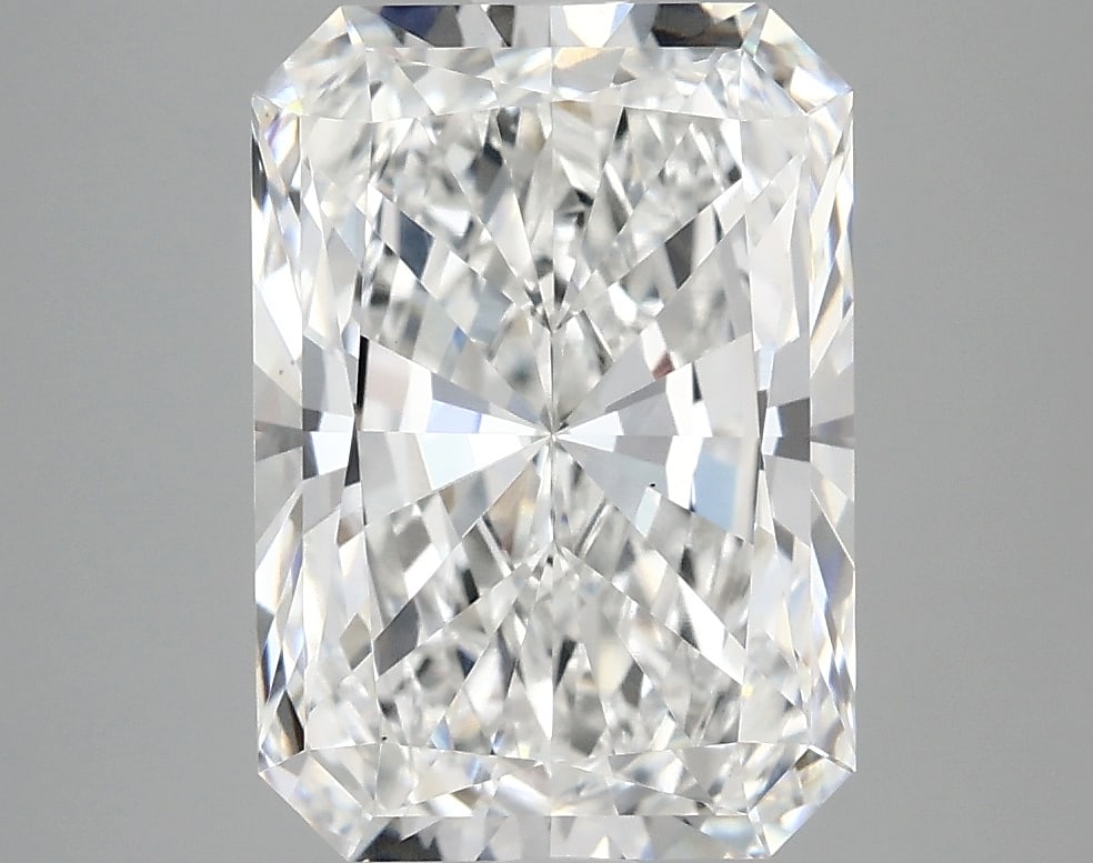 Loose Diamond - RADIANT 3.82ct E VS1: Loose Diamond - RADIANT 3.82ct E VS1 Source: This is a real non-mined Diamond that has been grown in a lab Shape: RADIANT Carats: 3.82 Color: E Clarity: VS1 Certification: IGI Condition: Pre-Owned PLE