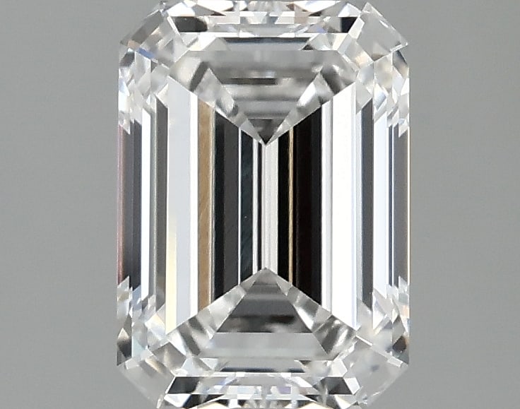 Loose Diamond - EMERALD 2.04ct E VVS1: Loose Diamond - EMERALD 2.04ct E VVS1 Source: This is a real non-mined Diamond that has been grown in a lab Shape: EMERALD Carats: 2.04 Color: E Clarity: VVS1 Certification: IGI Condition: Pre-Owned P