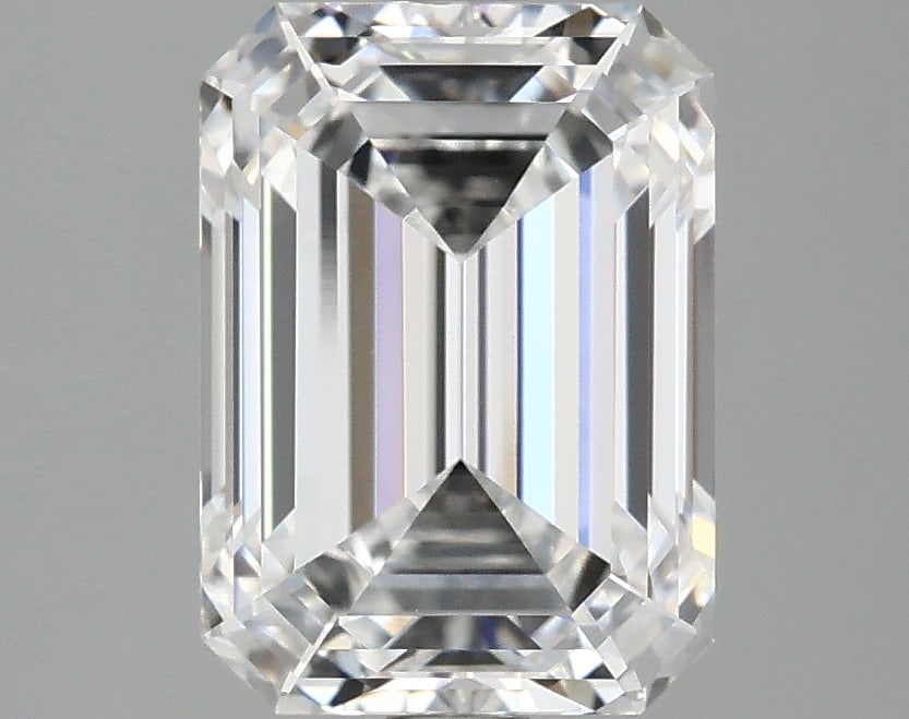 Loose Diamond - EMERALD 3.1ct D VVS2: Loose Diamond - EMERALD 3.1ct D VVS2 Source: This is a real non-mined Diamond that has been grown in a lab Shape: EMERALD Carats: 3.1 Color: D Clarity: VVS2 Certification: IGI Condition: Pre-Owned PLE