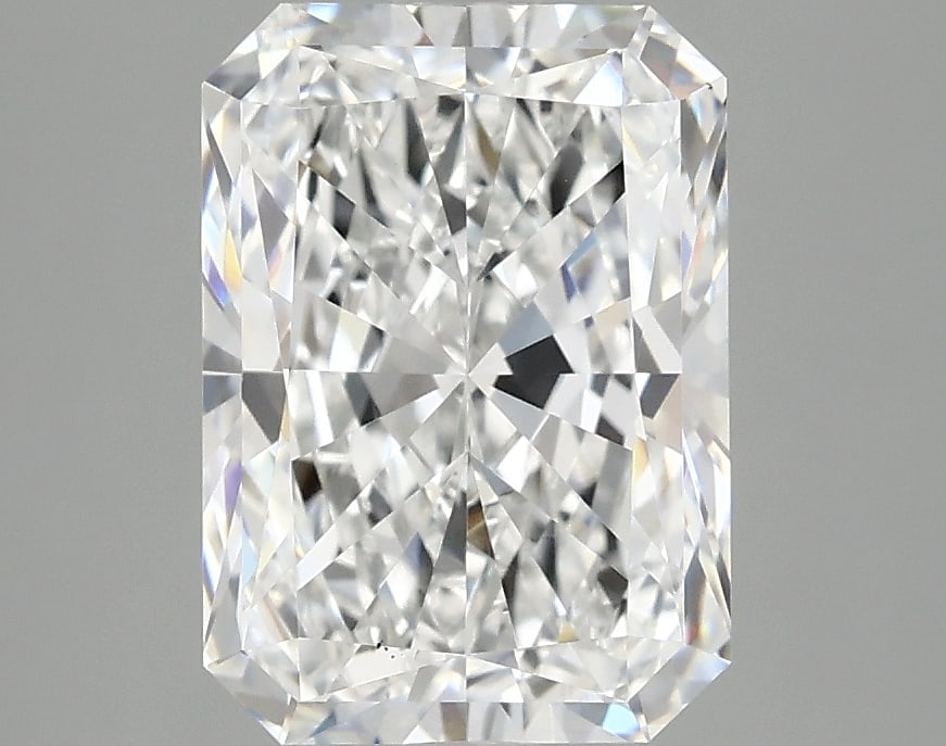Loose Diamond - RADIANT 3.06ct D VS1: Loose Diamond - RADIANT 3.06ct D VS1 Source: This is a real non-mined Diamond that has been grown in a lab Shape: RADIANT Carats: 3.06 Color: D Clarity: VS1 Certification: IGI Condition: Pre-Owned
