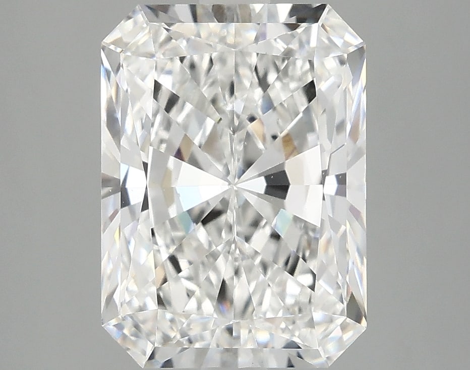 Loose Diamond - RADIANT 3.61ct E VS1: Loose Diamond - RADIANT 3.61ct E VS1 Source: This is a real non-mined Diamond that has been grown in a lab Shape: RADIANT Carats: 3.61 Color: E Clarity: VS1 Certification: IGI Condition: Pre-Owned