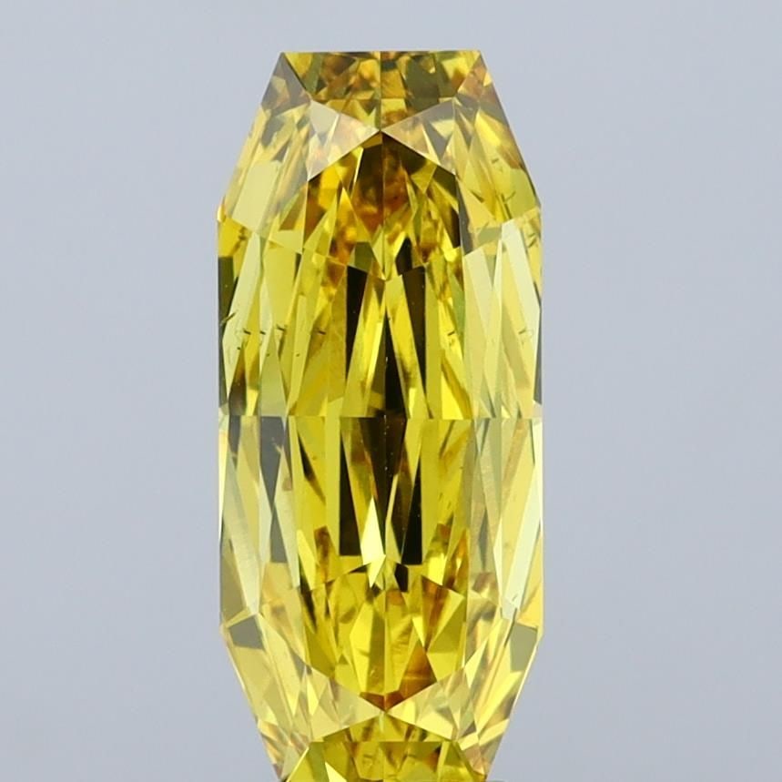 Loose Diamond - RADIANT 4.52ct Fancy Vivid Yellow VS2: Loose Diamond - RADIANT 4.52ct Fancy Vivid Yellow VS2 Source: This is a real non-mined Diamond that has been grown in a lab Shape: RADIANT Carats: 4.52 Color: Fancy Vivid Yellow Certification: IGI