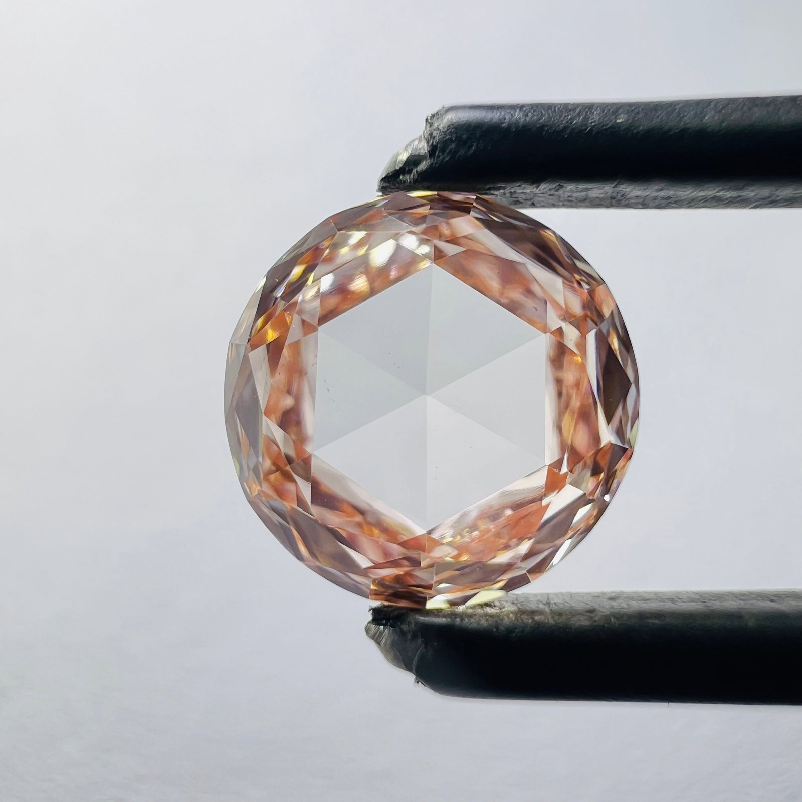 Loose Diamond - ROSE 1.1ct Pink VS1: Loose Diamond - ROSE 1.1ct Pink VS1 Source: This is a real non-mined Diamond that has been grown in a lab Shape: ROSE Carats: 1.1 Color: Pink Certification: NONE Video: Video Link PLEASE NOTE: