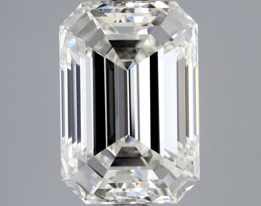 Loose Diamond - EMERALD 3.51ct H VVS1: Loose Diamond - EMERALD 3.51ct H VVS1 Source: Natural Mined Diamond Shape: EMERALD Carats: 3.51 Color: H Clarity: VVS1 Certification: GIA Condition: Pre-Owned PLEASE NOTE: Framed, Large, or heavy item