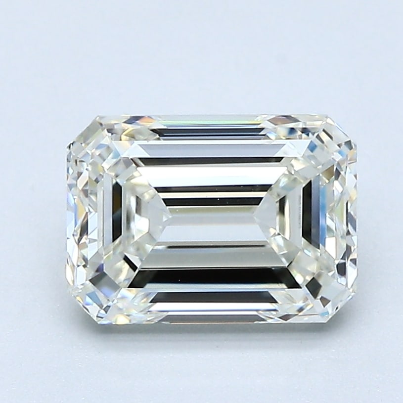 Loose Diamond - EMERALD 2ct J VVS2: Loose Diamond - EMERALD 2ct J VVS2 Source: Natural Mined Diamond Shape: EMERALD Carats: 2 Color: J Clarity: VVS2 Certification: GIA Condition: Pre-Owned PLEASE NOTE: Framed, Large, or heavy items do n