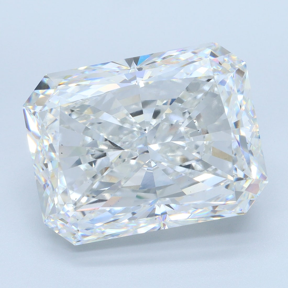 Loose Diamond - RADIANT 15.06ct F VS2: Loose Diamond - RADIANT 15.06ct F VS2 Source: This is a real non-mined Diamond that has been grown in a lab Shape: RADIANT Carats: 15.06 Color: F Clarity: VS2 Certification: IGI Condition: Pre-Owned P