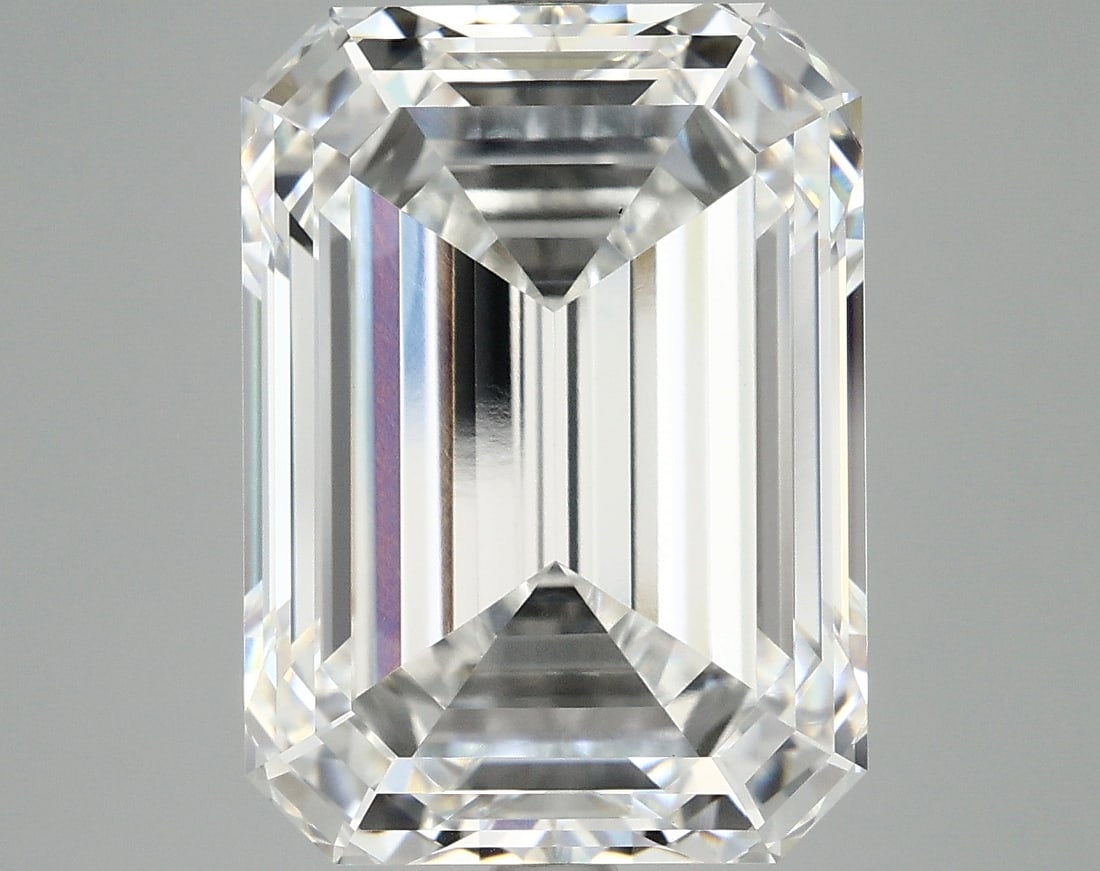 Loose Diamond - EMERALD 10.38ct E VS1: Loose Diamond - EMERALD 10.38ct E VS1 Source: This is a real non-mined Diamond that has been grown in a lab Shape: EMERALD Carats: 10.38 Color: E Clarity: VS1 Certification: IGI Condition: Pre-Owned P