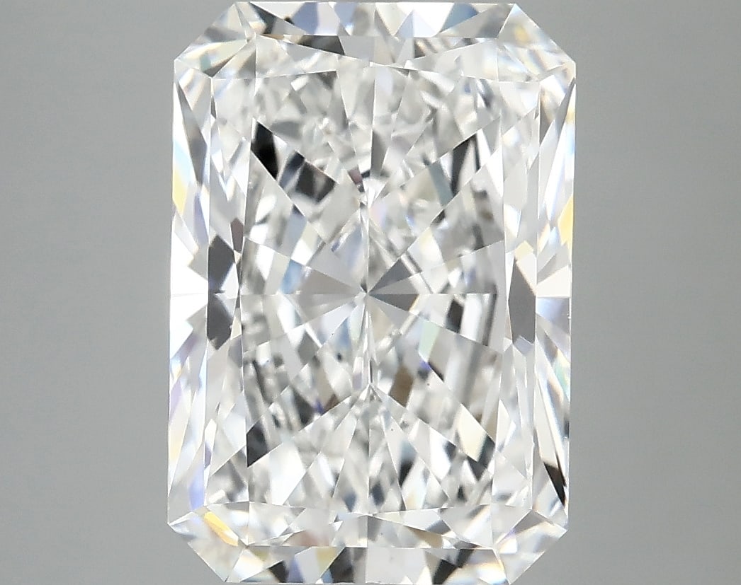 Loose Diamond - RADIANT 5.1ct E VS1: Loose Diamond - RADIANT 5.1ct E VS1 Source: This is a real non-mined Diamond that has been grown in a lab Shape: RADIANT Carats: 5.1 Color: E Clarity: VS1 Certification: IGI Condition: Pre-Owned PLEAS