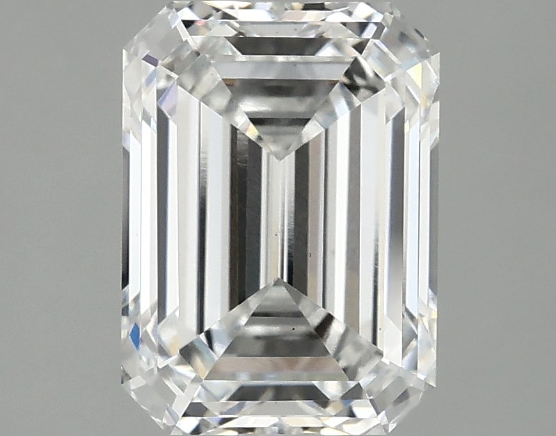 Loose Diamond - EMERALD 2.52ct E VS2: Loose Diamond - EMERALD 2.52ct E VS2 Source: This is a real non-mined Diamond that has been grown in a lab Shape: EMERALD Carats: 2.52 Color: E Clarity: VS2 Certification: IGI Condition: Pre-Owned PLE