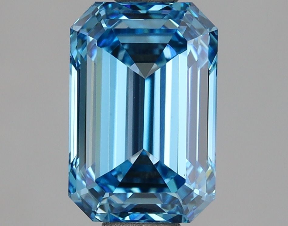 Loose Diamond - EMERALD 2.05ct Fancy Vivid Blue VS1: Loose Diamond - EMERALD 2.05ct Fancy Vivid Blue VS1 Source: This is a real non-mined Diamond that has been grown in a lab Shape: EMERALD Carats: 2.05 Color: Fancy Vivid Blue Certification: IGI Video:
