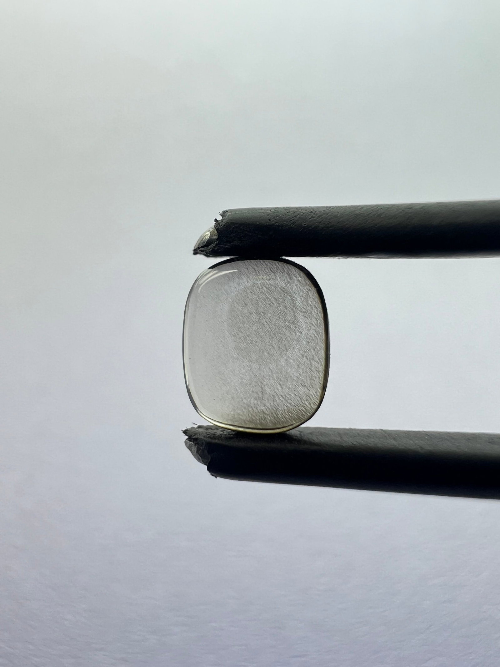 Loose Diamond - CUSHION BRILLIANT 0.4ct Champagne SI2: Loose Diamond - CUSHION BRILLIANT 0.4ct Champagne SI2 Source: This is a real non-mined Diamond that has been grown in a lab Shape: CUSHION BRILLIANT Carats: 0.4 Color: Champagne Certification: NONE PL