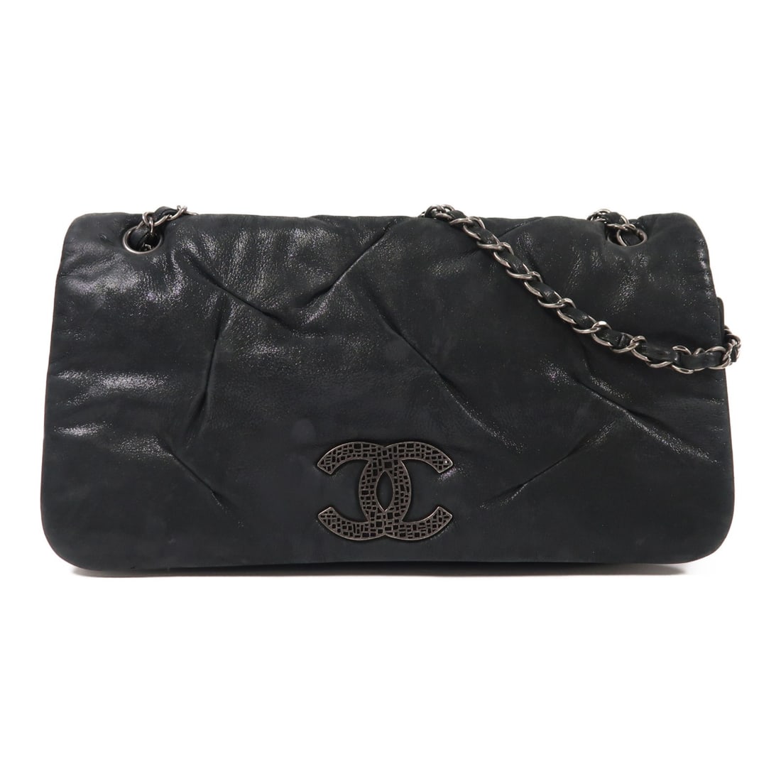 CHANEL CC calfskin shoulder bag dark green: CHANEL CC calfskin shoulder bag dark green This CHANEL CC chain shoulder bag is crafted from dark green calfskin leather, offering a sophisticated and timeless design. The bag features a classic chain