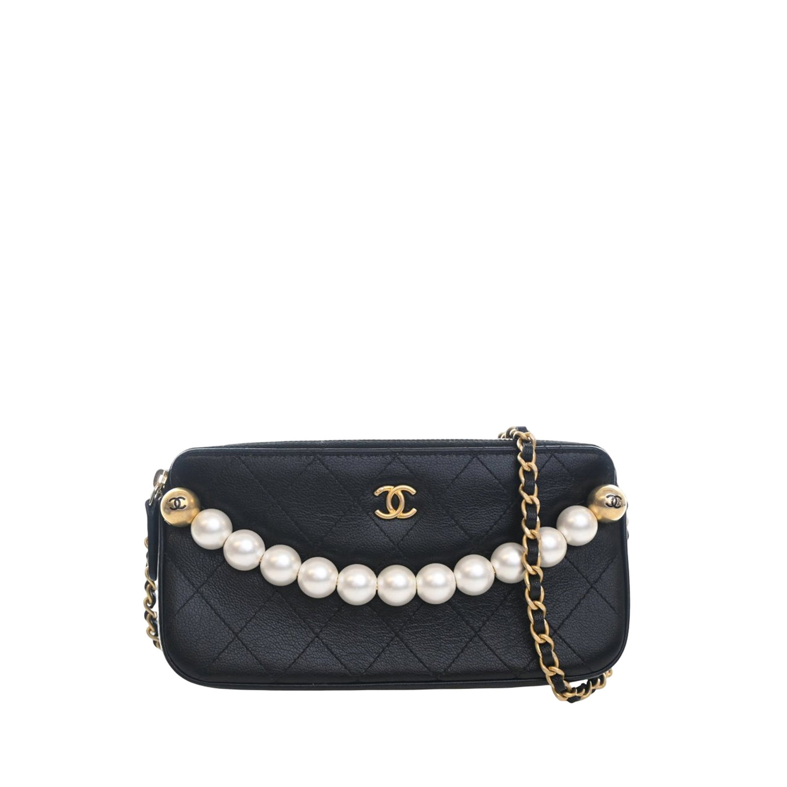 Chanel pearl chain quilted goatskin clutch bag: Chanel pearl chain quilted goatskin clutch bag This Chanel CC Quilted Goatskin Chic Pearls Double Zip Clutch With Chain is crafted from quilted goatskin leather in black. It features a faux pearl chai