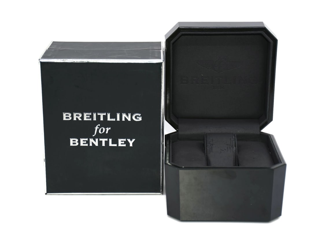 Authentic Breitling Bentley Presentation Box 6x5x4 Inches: Authentic Breitling Bentley Presentation Box 6x5x4 Inches This Breitling Bentley Watch Box is a luxurious presentation box designed specifically for your Breitling watch. Crafted for elegance and func