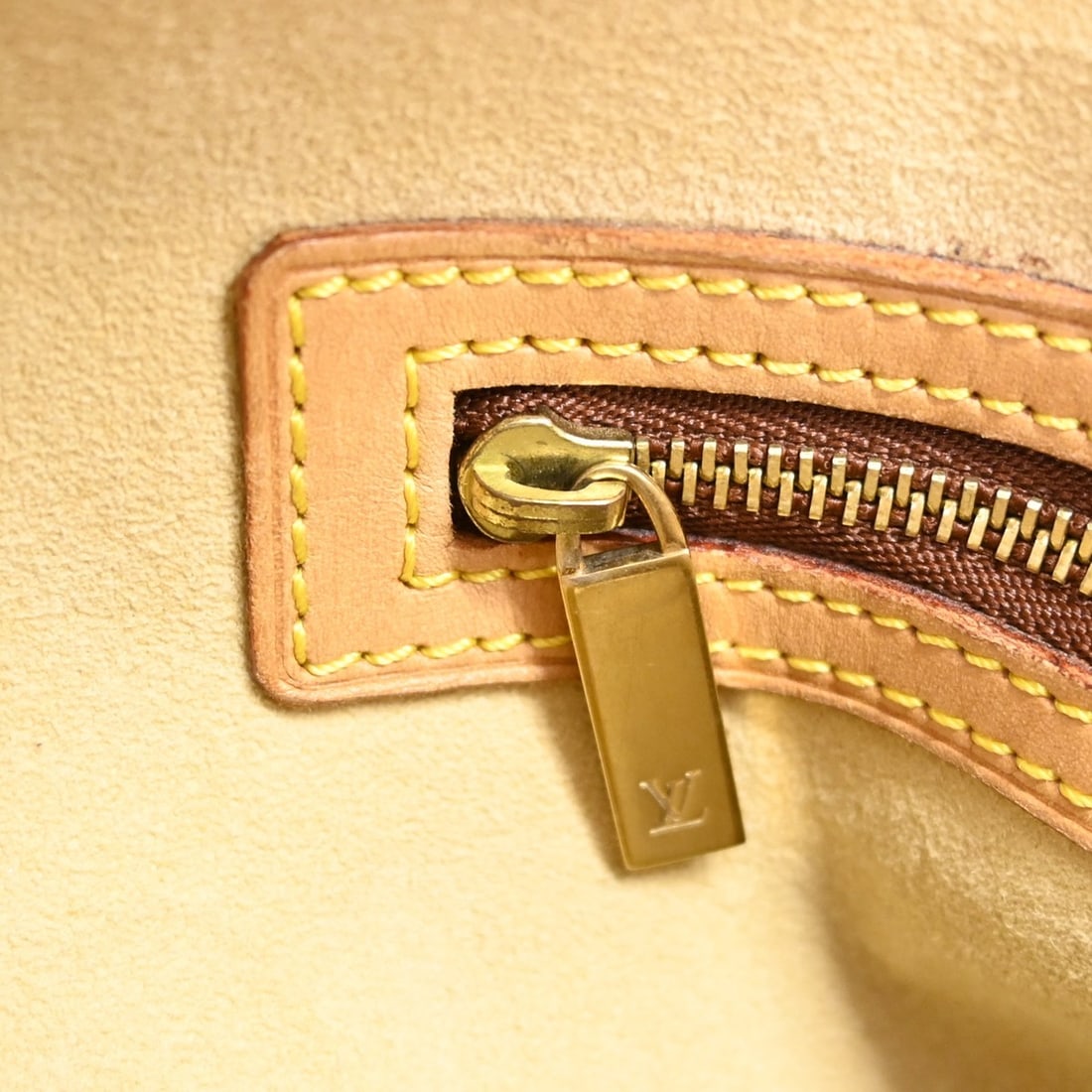 Louis Vuitton Looping GM Monogram Shoulder Bag M51145 - 11