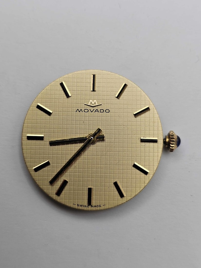 Movado Cal 1730 Swiss Manual Wind 17 Jewel Watch Movement: Movado Cal 1730 Swiss Manual Wind 17 Jewel Watch Movement This is a pre-owned vintage Movado Caliber 1730 mechanical watch movement, featuring manual wind operation and 17 jewels. The movement comes w