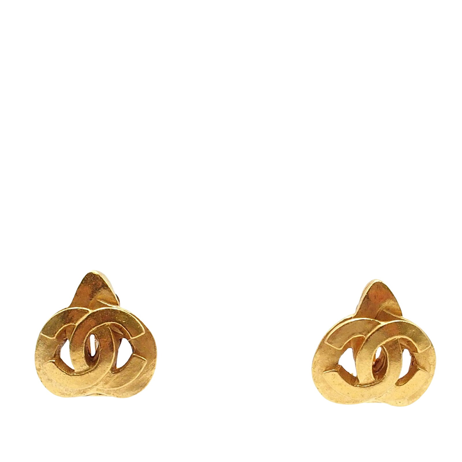Chanel heart CC clip on earrings gold tone metal: Chanel heart CC clip on earrings gold tone metal These Chanel clip-on earrings feature a gold-tone metal construction with the iconic CC heart design. Crafted in France, they are a stylish costume