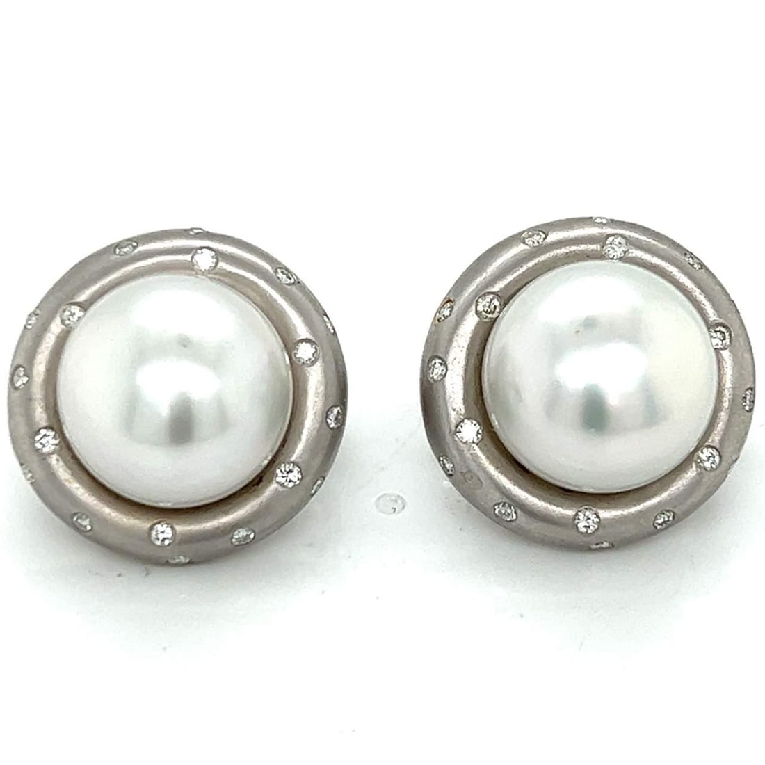 Yvel 18K White Gold South Sea Pearl Diamond Earrings 1.00 Ct (1 of 6)