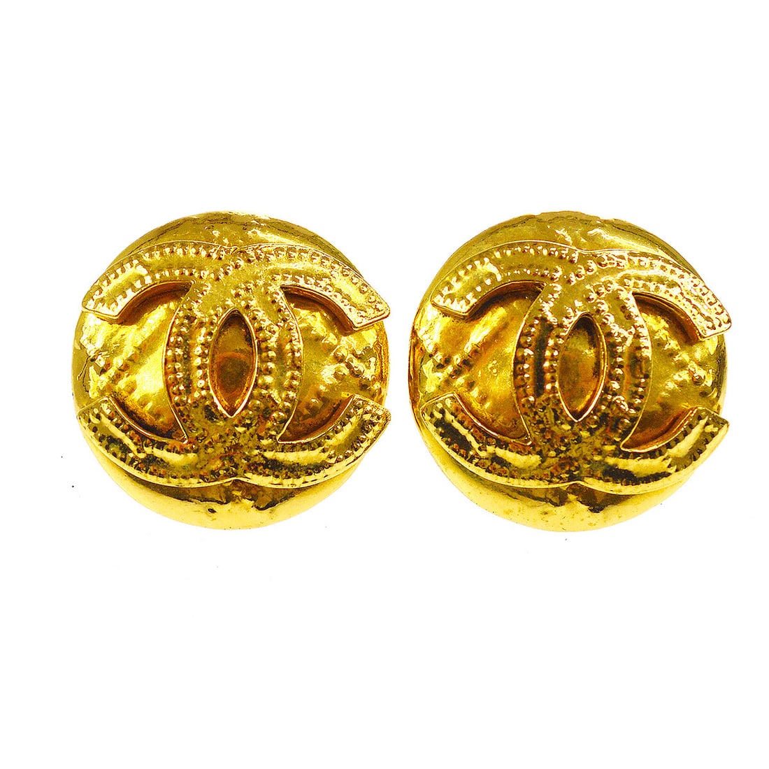 Chanel Gold-tone Clip-On Button Earrings 94P Logo France: Chanel Gold-tone Clip-On Button Earrings 94P Logo France These exquisite Chanel clip-on button earrings are a stylish addition to any jewelry collection. Crafted with gold-tone metal, these earrings f