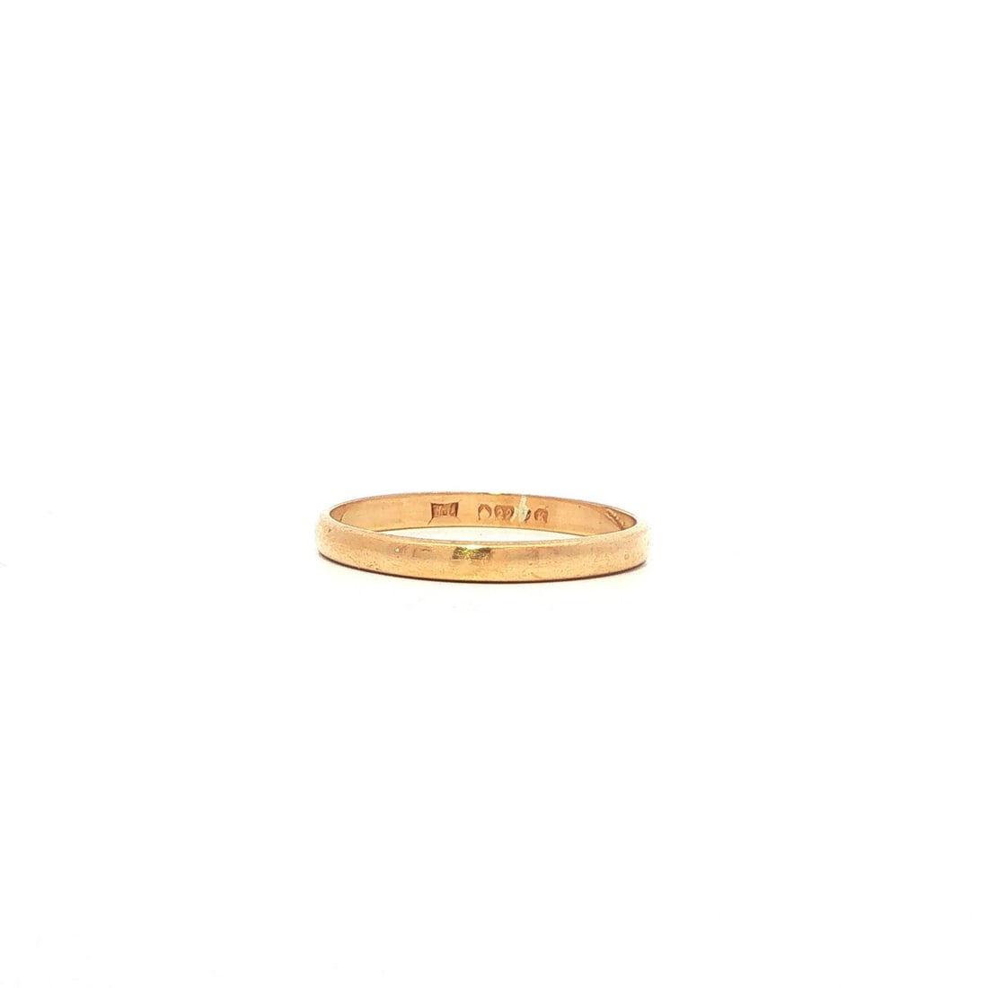 English 22k Gold Wedding Band Ring 2.2mm Stackable Size 5.5: English 22k Gold Wedding Band Ring 2.2mm Stackable Size 5.5 This antique English wedding band is crafted from solid 22k yellow gold, featuring a slim and dainty 2.2mm width that is ideal for stacking 