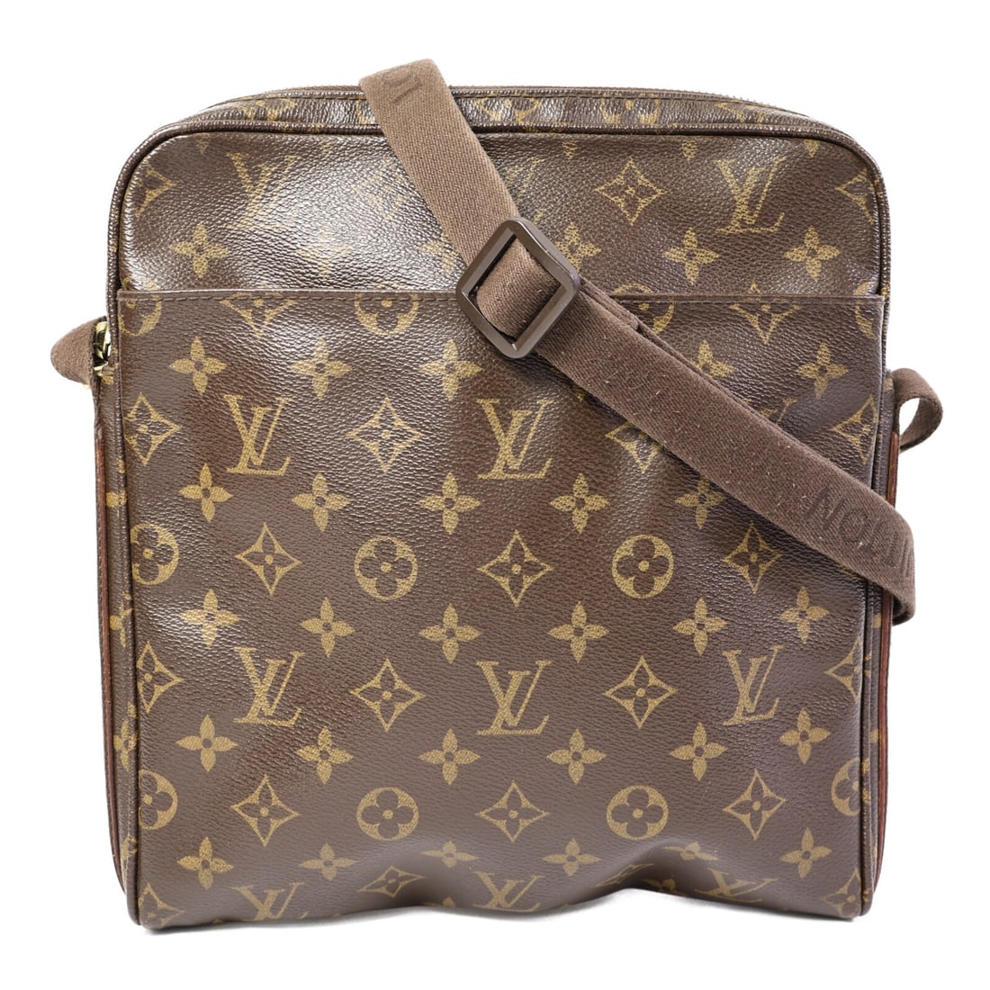 Louis Vuitton Trotteur Beaubourg Monogram Shoulder Bag Brown GHW: Louis Vuitton Trotteur Beaubourg Monogram Shoulder Bag Brown GHW This Louis Vuitton Trotteur Beaubourg shoulder bag features the iconic monogram pattern in brown PVC coated canvas. Accented with gold-