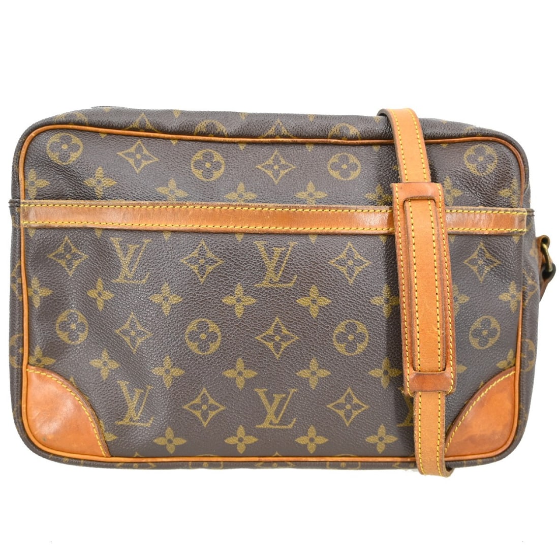Louis Vuitton Trocadero 30 Monogram Crossbody Bag M51272: Louis Vuitton Trocadero 30 Monogram Crossbody Bag M51272 This is a vintage Louis Vuitton Trocadero 30 shoulder bag crafted from the brand's signature monogram canvas with brown leather crossbody strap