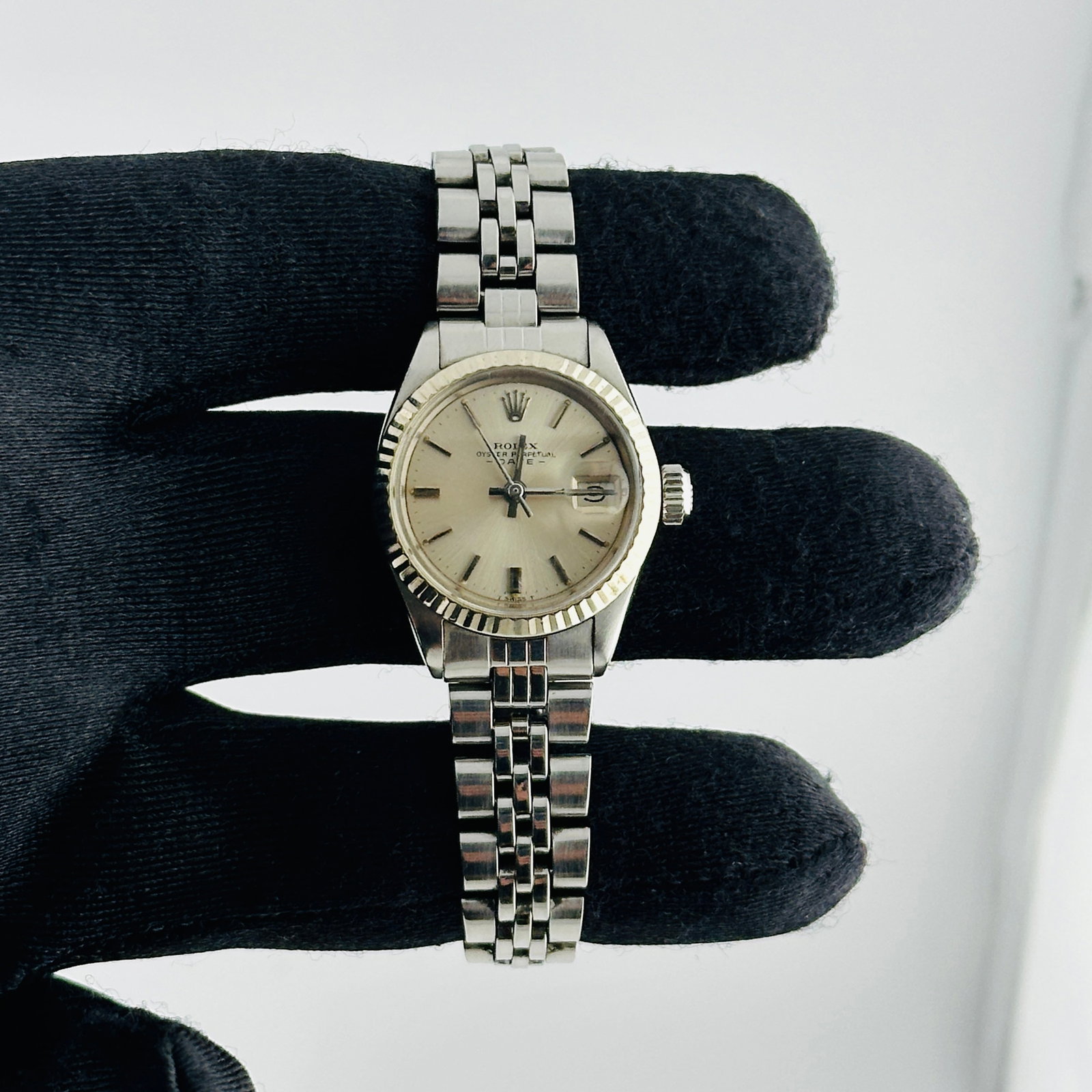 Ladies Rolex Oyster Perpetual Date 6917 4 Silver Stick Dial Jubilee Bracelet (1 of 5)