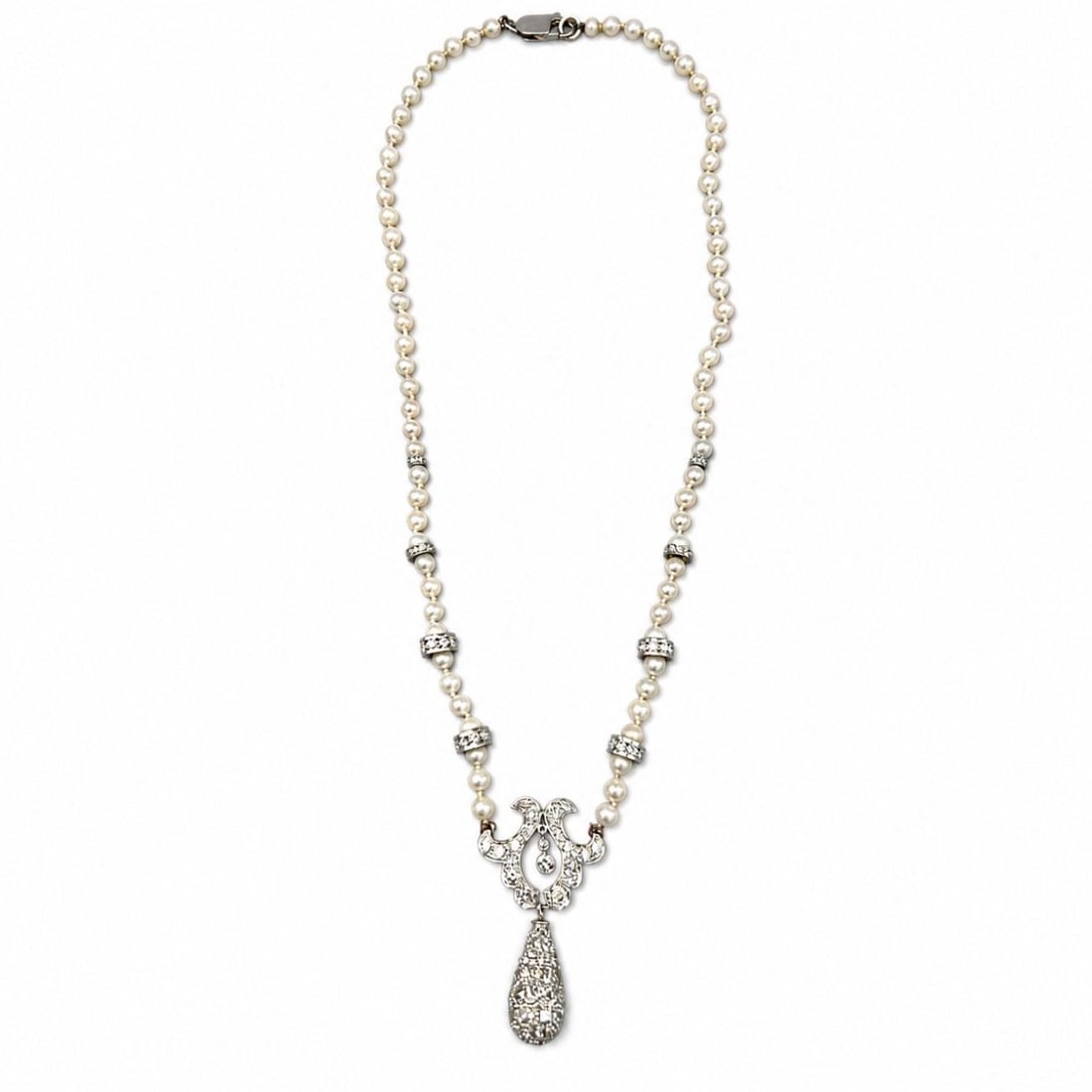Cultured Pearl Diamond Necklace Platinum 14K White Gold 16.5 Inch: Cultured Pearl Diamond Necklace Platinum 14K White Gold 16.5 Inch This elegant necklace features cultured pearls and approximately 4.00 carats of diamonds set in platinum and 14K white gold. The diamo