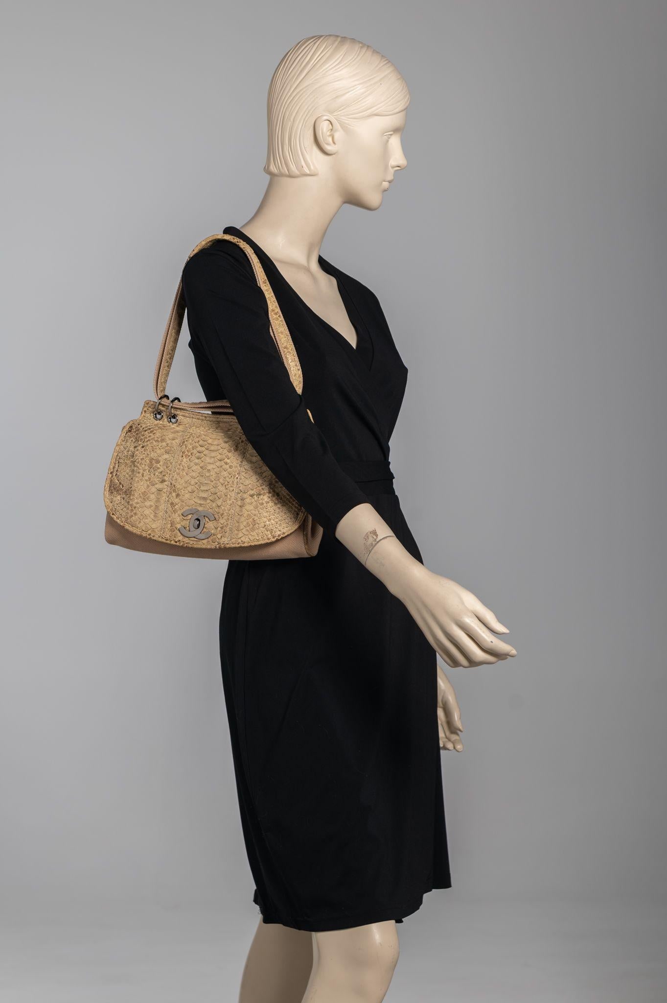 Chanel 2003-2004 Flap Shoulder Bag Python Canvas - 11