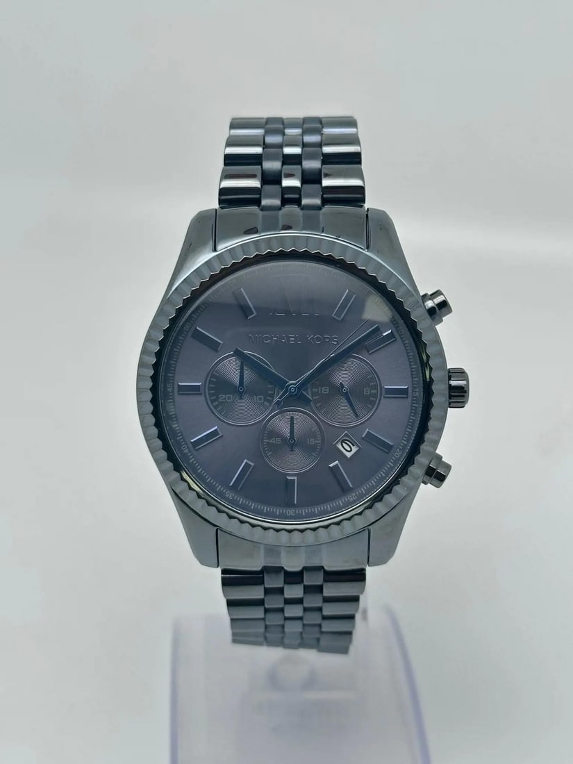 Michael Kors Lexington MK8480 44mm Blue PVD Quartz Men's Watch: Michael Kors Lexington MK8480 44mm Blue PVD Quartz Men's Watch Introducing the Michael Kors Lexington 44mm Blue PVD Steel Quartz Men's Watch (Model MK8480), an exquisite blend of style and functionali