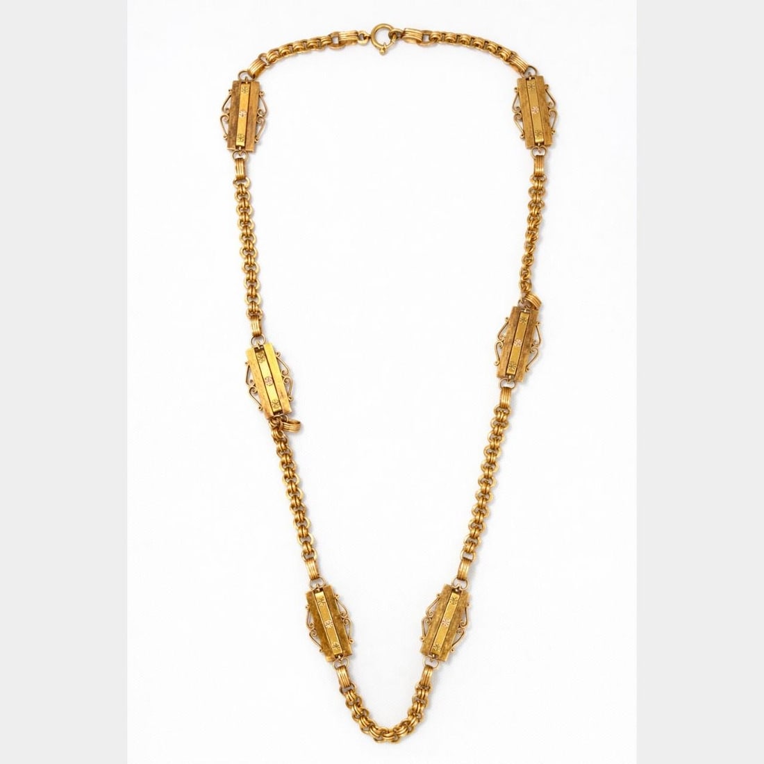 14K Yellow Gold Victorian Era Necklace 30 Inch Length 48.3 Grams: 14K Yellow Gold Victorian Era Necklace 30 Inch Length 48.3 Grams This Victorian necklace is crafted from 14K yellow gold, weighing 48.3 grams and measuring 30 inches in length. It is a pre-owned piece