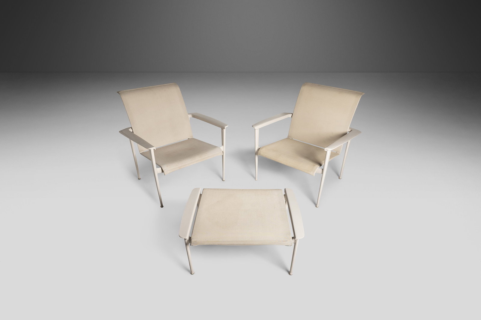 Brown Jordan Flight Lounge Chairs Set with Ottoman USA 2011: Brown Jordan Flight Lounge Chairs Set with Ottoman USA 2011 This set features two "Flight" Sling Stacking Lounge Chairs along with a matching ottoman, crafted by Brown Jordan in the USA circa 2011. Kn