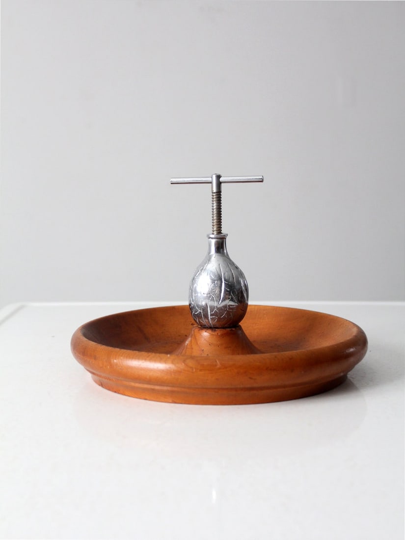 Vintage Walnut Nutcracker Bowl with Silvertone Cracker Design (1 of 11)