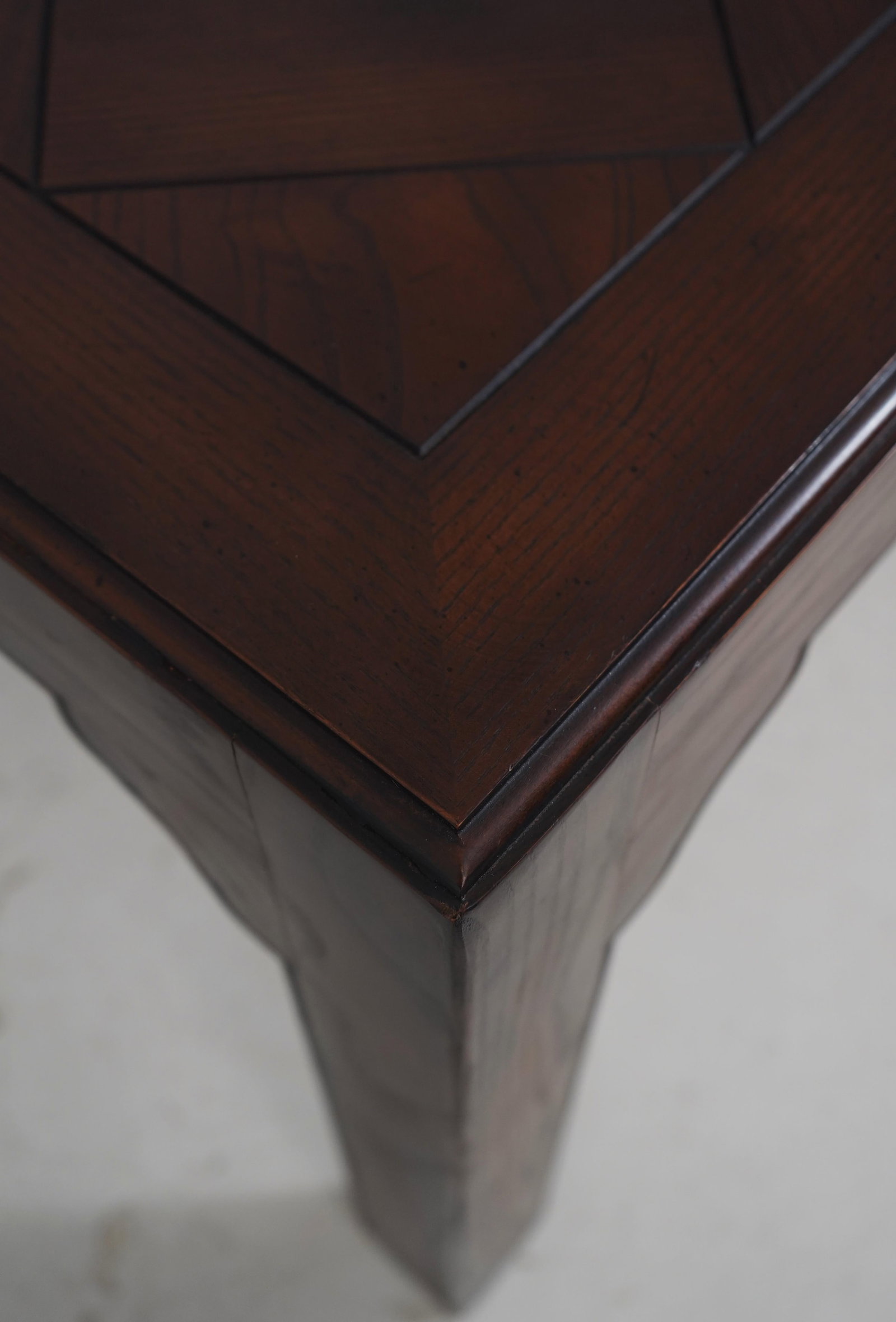Traditional Solid Oak Dining Table with Two Extension Leaves - 5