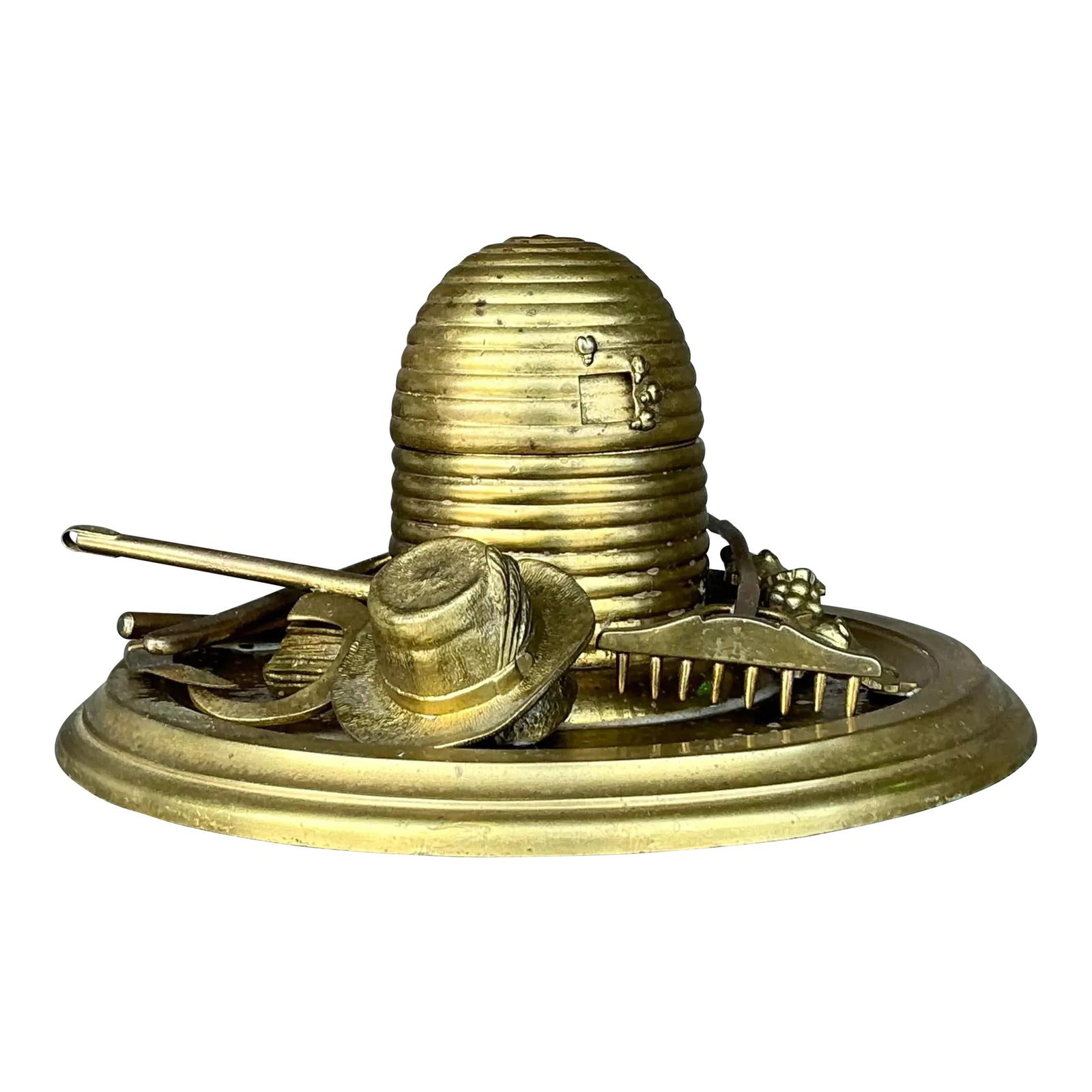 Vintage Brass Honey Pot Beehive Sculpture Boho Decor: Vintage Brass Honey Pot Beehive Sculpture Boho Decor This exquisite vintage brass honey pot sculpture beautifully captures the rustic charm of beekeeping with its remarkable artistry. The finely