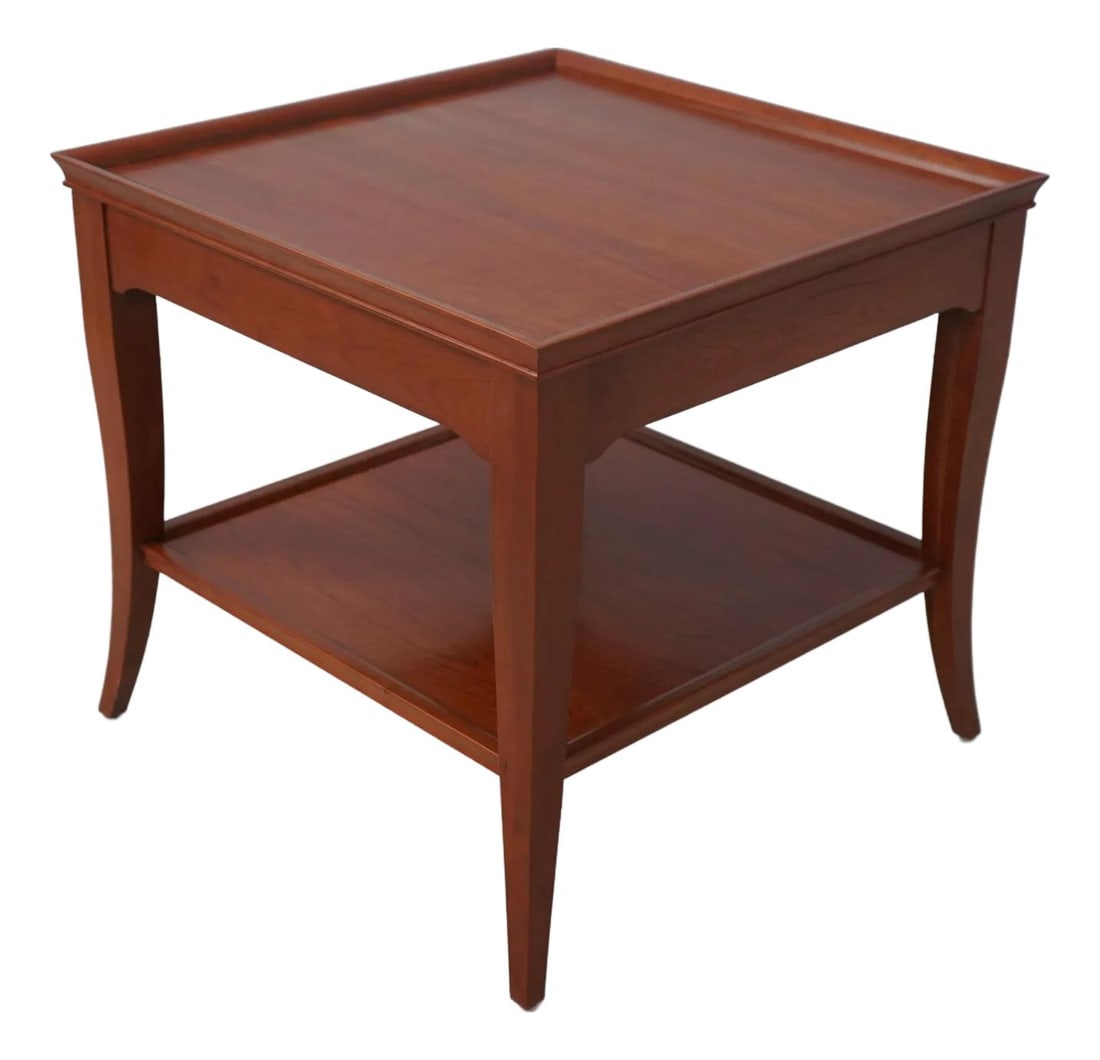 Stickley Cherry Wood Lamp Table Modern Design C.2005: Stickley Cherry Wood Lamp Table Modern Design C.2005 This Stickley Cherry Modern Design Lamp Table features a high-quality construction with a classic cherry wood finish, offering a timeless elegance