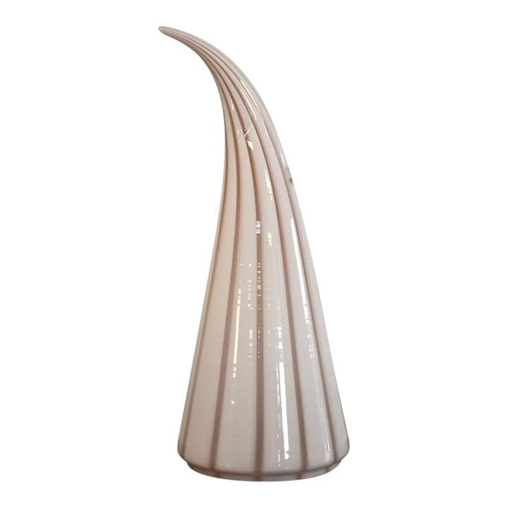 Mid Century Vetri Murano Glass Table Lamp Pink and White Made in Italy: Mid Century Vetri Murano Glass Table Lamp Pink and White Made in Italy This stunning mid-century modern table lamp showcases the elegant design of Vetri Murano glass, featuring a beautiful pink and wh