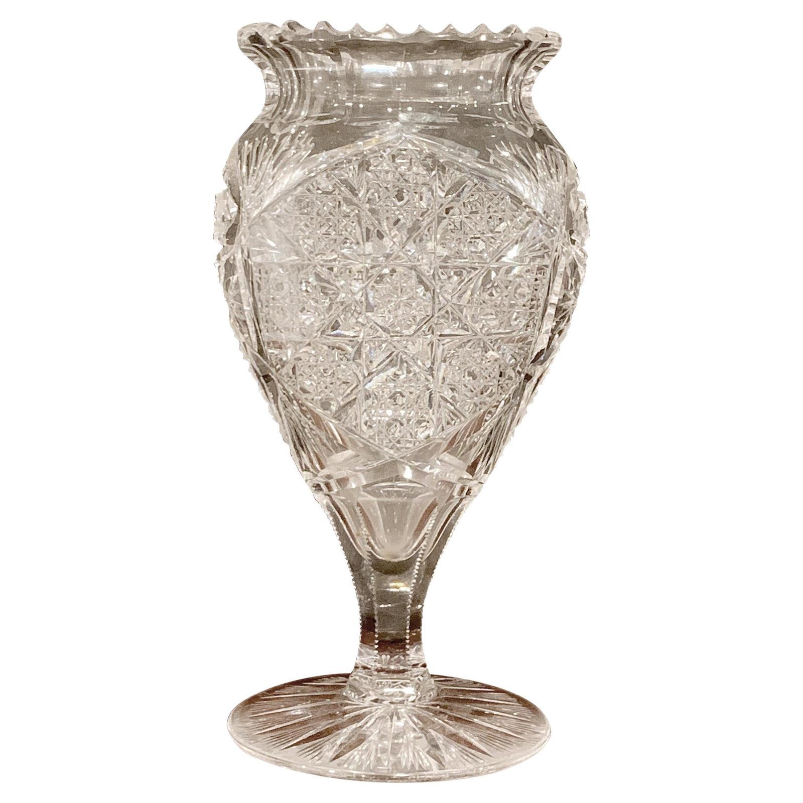 Rare American Brilliant Cut Glass Heart Vase 10.25in 1890s: Rare American Brilliant Cut Glass Heart Vase 10.25in 1890s This exquisite American Brilliant Cut Glass Heart Shaped Vase showcases a rare form characteristic of the late 19th century. Standing at 10.2