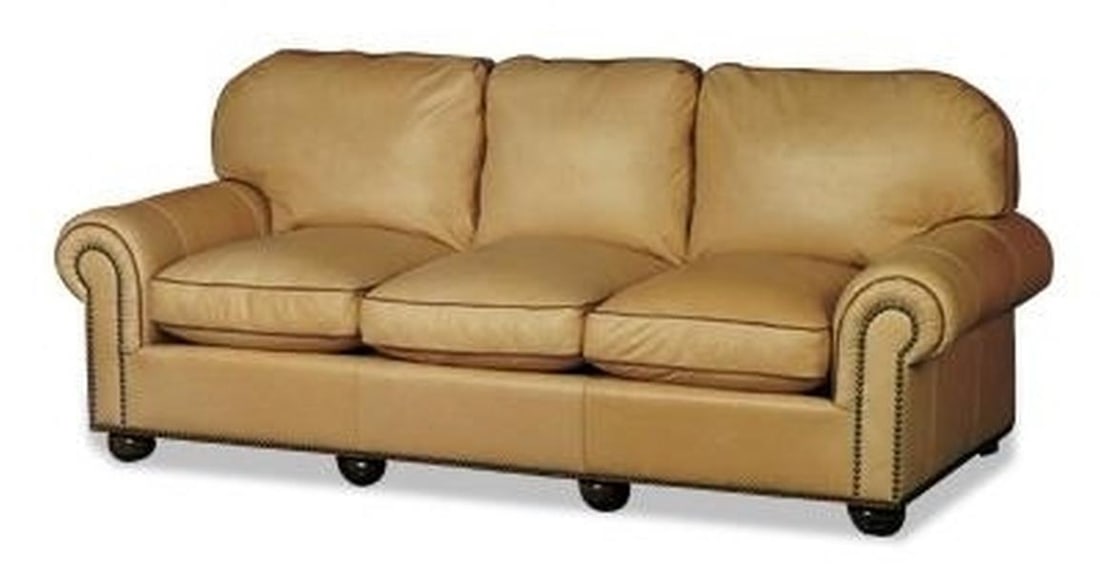 Hand-Crafted Beige Leather Sofa USA English Traditional Style: Hand-Crafted Beige Leather Sofa USA English Traditional Style Experience timeless elegance with this Classic Beige Leather Sofa, meticulously hand-crafted in the USA. Designed in the English Tradition