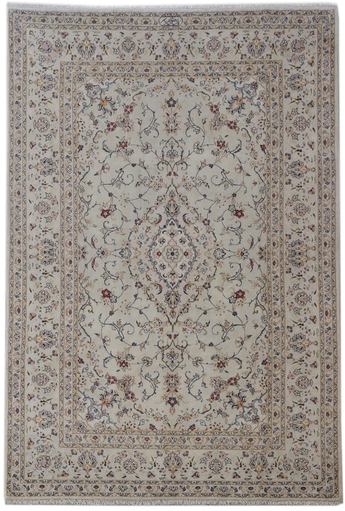 Handcrafted 7' x 10' Heathered Grey Persian Kashan Rug: Handcrafted 7' x 10' Heathered Grey Persian Kashan Rug Free continental US Shipping Discover the beauty of this handcrafted Persian Kashan rug, featuring traditional designs and a stunning heathered