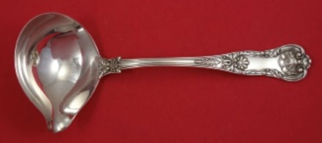 Gorham New Queens Sterling Silver Bouillon Ladle 9 1/4" Rare: Gorham New Queens Sterling Silver Bouillon Ladle 9 1/4" Rare Discover this exquisite bouillon ladle from the New Queens pattern by Gorham, crafted in all sterling silver. Measuring 9 1/4 inches, this 