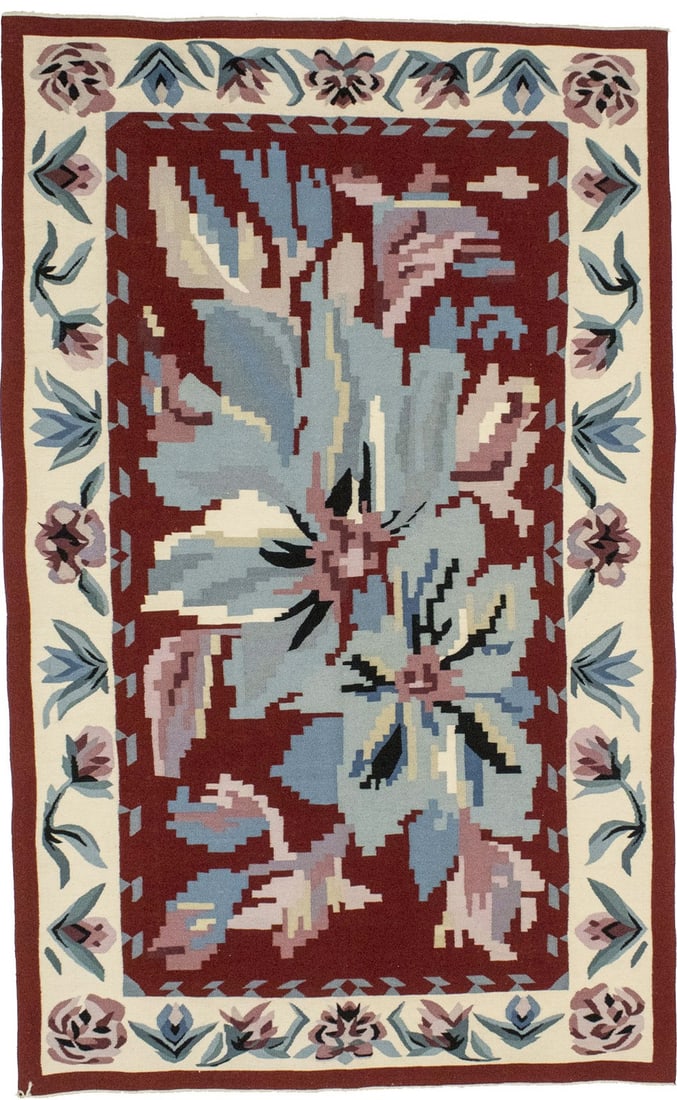 Hand-Hooked 5'6 x 8'6 Floral Wool Dhurrie Rug Modern Design: Hand-Hooked 5'6 x 8'6 Floral Wool Dhurrie Rug Modern Design This exquisite hand-hooked dhurrie needlepoint rug showcases a stunning floral design, perfect for enhancing the aesthetic of your living sp